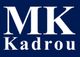 Weiße Aufschrift "MK Kadrou" auf dunkelblauem Hintergrund.