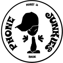 Schwarze Silhouette mit Kappe und Schuhen, umgeben von stilisiertem Text „Phone Funky“ und Orten.