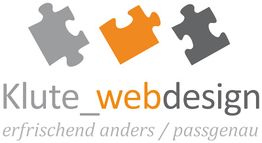 Logo mit drei Puzzleteilen. Text: "Klute Webdesign, erfrischend anders / passgenau".