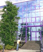 Glasreinigung  --  Fassadenreinigung