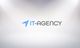 Logo mit blauem abstraktem Muster und Text "IT-AGENCY" auf grauem Hintergrund.