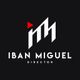 Logotipo en blanco y negro con el texto "Iban Miguel Director" y un icono geométrico rojo.