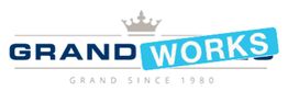 Logo met tekst "GRAND WORKS" en een kroon er boven. Onder: "GRAND SINCE 1980".