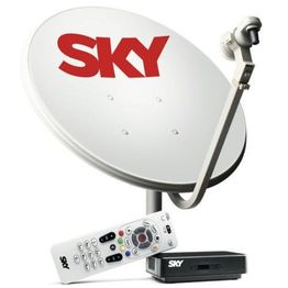Prato de antena Sky com controle remoto e receptor, para serviços de TV via satélite.