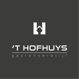 Logo van 'T Hofhuys gastenverblijf met een witte H op een donkergrijze achtergrond.