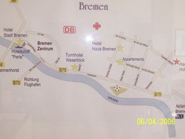 Karte von Bremen mit Hotels, Fluss Weser und Hauptverkehrsstraßen, aufgenommen am 06.04.2006.