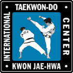 Logo: Zwei Personen im Taekwondo-Kampf. Text: „International Taekwon-Do Center Kwon Jae-Hwa“.