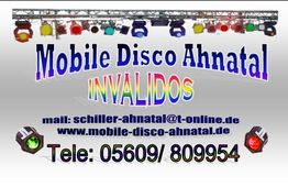Werbeflyer der Mobile Disco Ahnatal mit Kontaktinfos und bunter Beleuchtung.