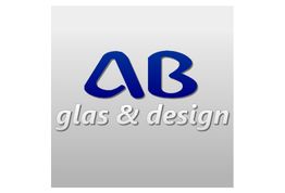 Logo mit blauen Buchstaben "AB", darunter in Grau "glas & design" auf weißem Hintergrund.