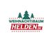 Logo mit drei grünen Tannenbäumen, Text "Weihnachtsbaum Helden.de" in Rot und Grün.
