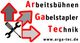 Logo mit roten und grauen Pfeilen, Werkzeuge, Text: "Arbeitsbühnen Gabelstapler Technik".