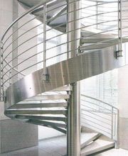 Edelstahlwendeltreppe der Firma Novum Stairs