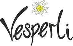 "Schriftzug 'Vesperli' mit Edelweißblüte auf weißem Hintergrund."