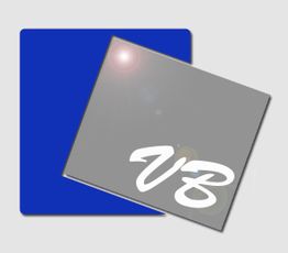 Graues Quadrat mit "VB" überlappt blaues Quadrat, Lensflare-Effekt oben links.