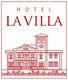 Rotes Hotel La Villa Logo mit gezeichnetem Gebäude und Schriftzug darüber.