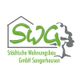 Logo der Städtischen Wohnungsbau GmbH Sangerhausen, mit Haus-Symbol und Baum in Grün und Grau.