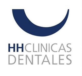 Logotipo de HH Clínicas Dentales, con un gráfico de media luna azul encima del texto.