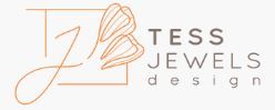 Logotipo de Tess Jewels Design con una mariposa y letras estilizadas en naranja y gris.