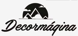 Logo negro de Decornágina con montañas y cielo.