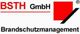 BSTH GmbH Logo für Brandschutzmanagement, mit rotem Quadrat und schwarzem Schrägstrich.