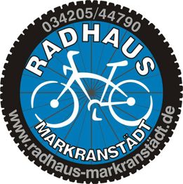 Logo mit Fahrrad auf blauem Hintergrund. Text: "Radhaus, Markranstädt", Telefonnummer und Website.