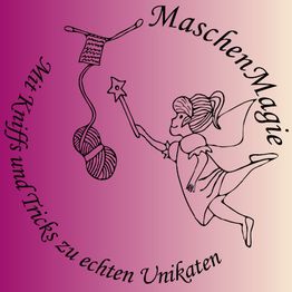 Feenfigur mit Stricknadel und Garn. Text: "MaschenMagie - Mit Kniffs und Tricks zu echten Unikaten".