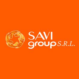 Logo di SAVI Group S.R.L., sfondo arancione con testo bianco e un globo stilizzato.