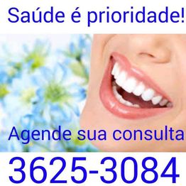 Sorriso com dentes brancos, flores ao fundo, texto: "Saúde é prioridade! Agende sua consulta".