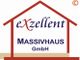 Logo der "exzellent Massivhaus GmbH" mit stilisiertem Hausdach in Rot.