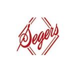 Logo met rode tekst "Segers" op een witte achtergrond, omgeven door abstracte lijnen.