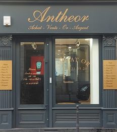 Façade d'une bijouterie "Antheor" spécialisée dans l'achat et vente d'or et d'argent.