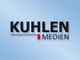 Kuhlen Medien-Logo mit schwarzem Text und rotem Akzent auf blauem Hintergrund.
