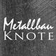 Grauer Hintergrund mit dem weißen Schriftzug "Metallbau KNOTE".