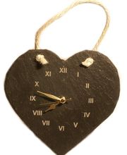 Schieferuhr als Herz.