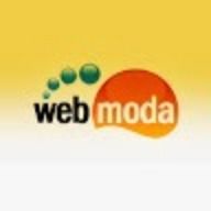 Logo com fundo amarelo e texto "web moda" em preto e laranja com esferas verdes.