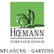 Logo von Hoemann: Grüner Hintergrund mit Bäumen, Text: Gartenplanung, Gartenservice.