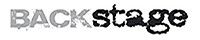 Texto "backstage" en blanco y negro, con efecto de sombra borrosa en las letras de "back".