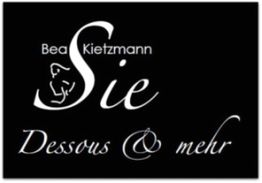 Schwarzes Logo mit der Aufschrift: "Bea Kietzmann Sie - Dessous & mehr", weiße Schrift.
