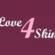 Paarse achtergrond met tekst: "Love 4 Skin" in wit en roze letters.