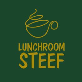 Groene achtergrond met het logo van Lunchroom Steef en een getekend kopje koffie erboven.