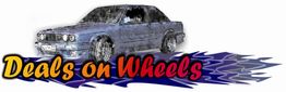 Auto und Text "Deals on Wheels" in bunten Buchstaben auf blauem Hintergrund.