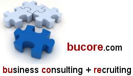 Drei Puzzleteile und der Text "bucore.com, business consulting + recruiting".