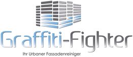 Gebäudelogo mit Text: "Graffiti-Fighter - Ihr urbaner Fassadenreiniger" in Blau und Grau.