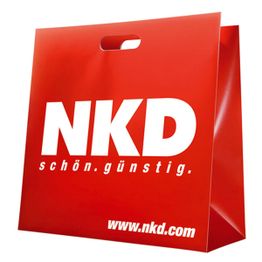 Rote Einkaufstüte mit der Aufschrift "NKD", "schön. günstig." und "www.nkd.com".