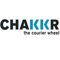 Logo mit Schriftzug „CHAKKR, the courier wheel“ in Schwarz und Blau auf weißem Hintergrund.