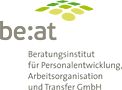 Logo von be:at mit grünem Blattmuster und Text zu Personalentwicklung und Arbeitsorganisation.
