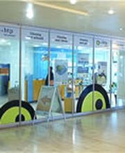 Schaufensterbeschriftungen und Dekorationen