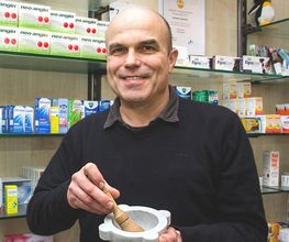 Dr. Bruno Schöffmann, Bahnhof-Apotheke, Fotografin: Madeleine Arndt﻿