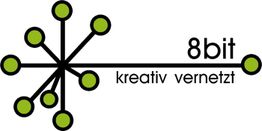 Grünes Netzwerk-Logo mit der Aufschrift "8bit kreativ vernetzt" daneben.