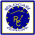 Logo con scritta "ROLOCASA EUROPA" intorno a un cerchio blu con stelle e lettere RC al centro.